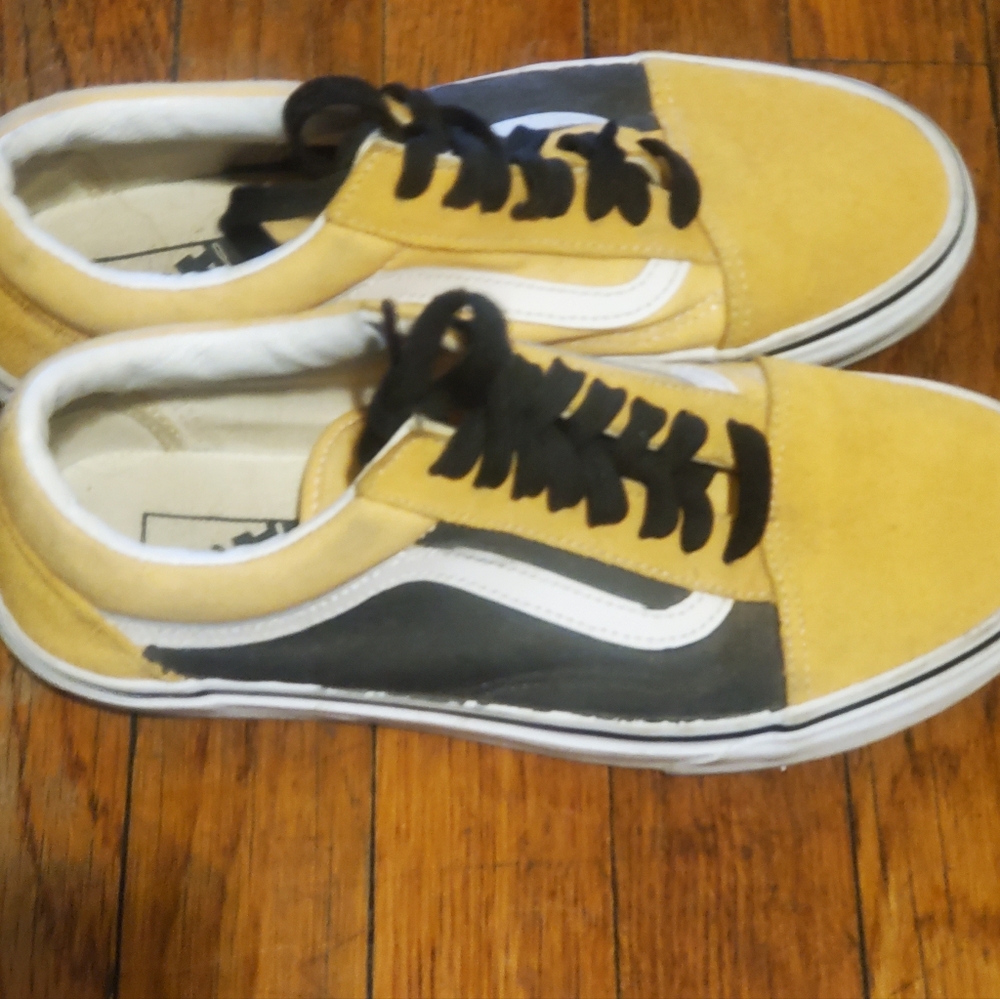 Custom Vans - Picture 2 of 5